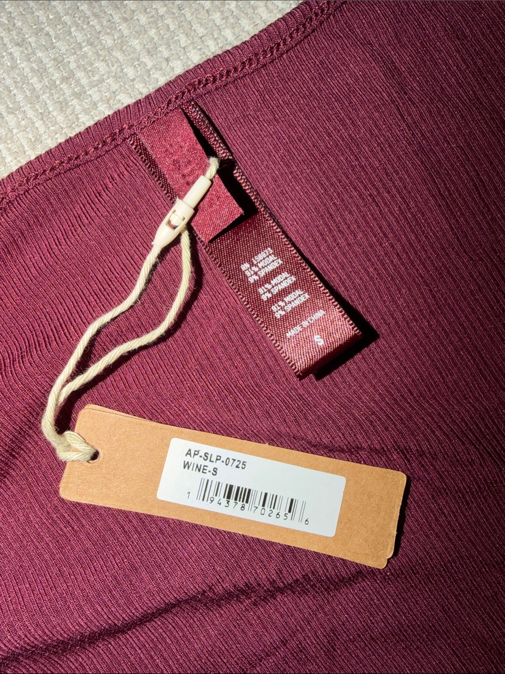 Sleeveless Burgundy Bodycon Midi Dress - Picture 2 of 3